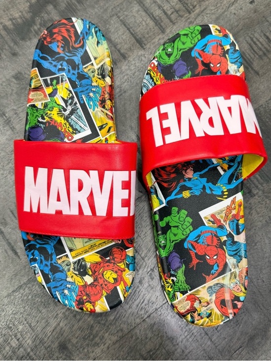 Marvel Red Logo Comic-Print Slide Sandals main image 5